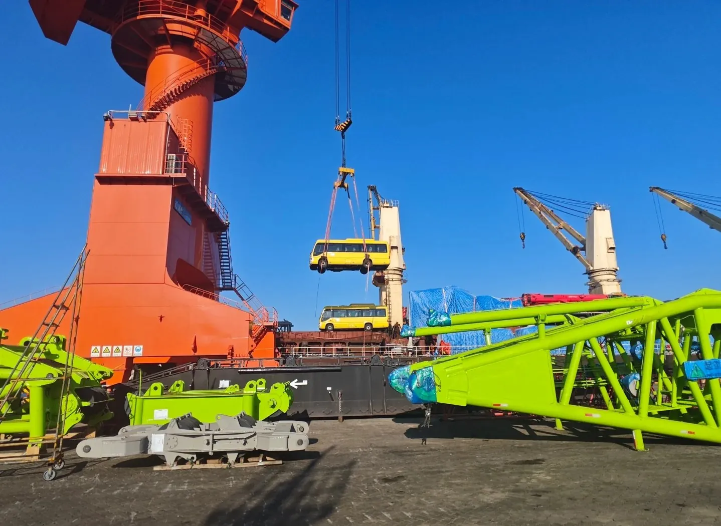 SOC container loading from China to Cuba